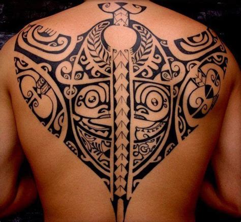 tatouage polynesien colonne vertebrale homme|40 idées de Tatouages polynésien 